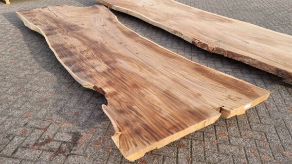 Table suar 28513