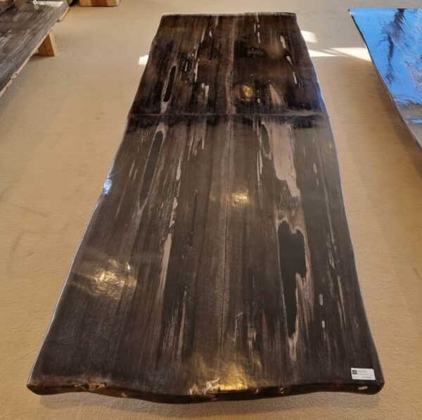 Tisch versteinertes Holz 45234
