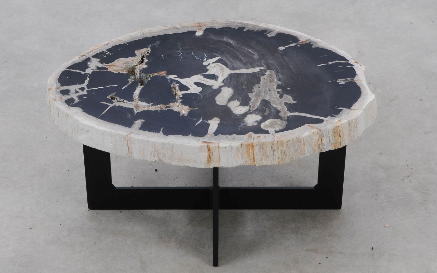 Coffee table petrified wood 52299 - the art of nature - Xyleia Natural  Interiors