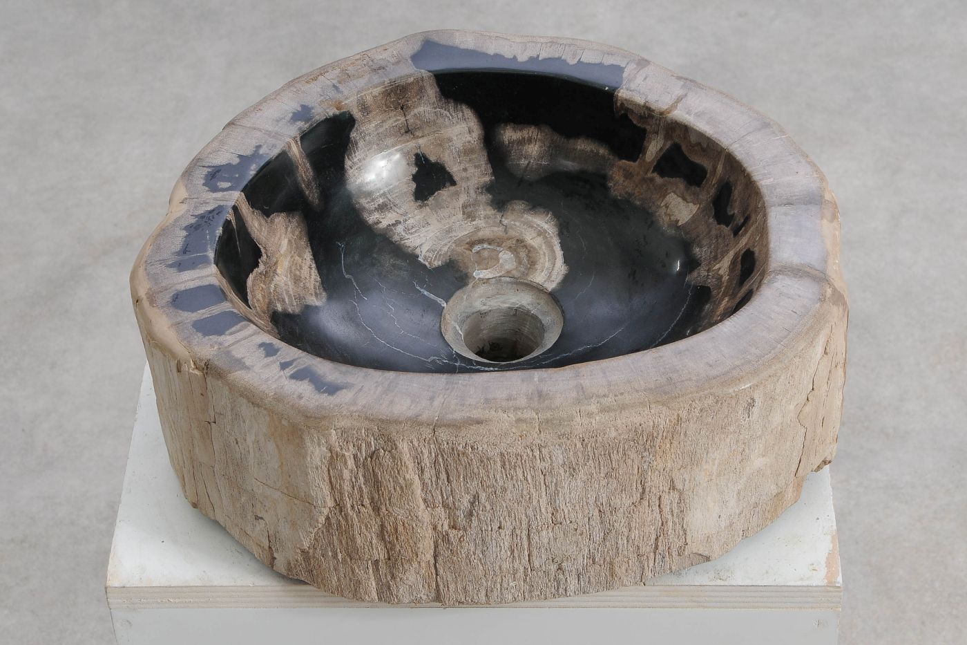 Wastafel versteend hout 60423