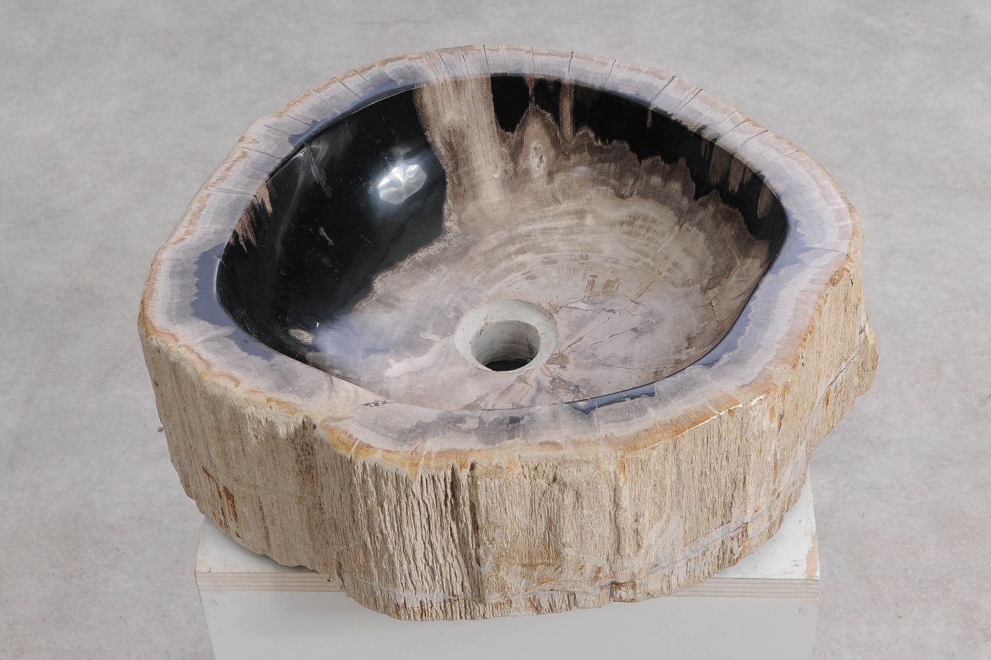 Wastafel versteend hout 60432